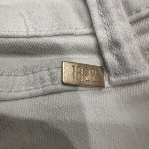 Classic white denim jeans, 1822 Taylor. Size 10.